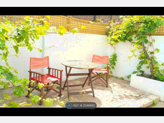 2 Bedroom Flat To Rent In Badsworth Road, London, SE5