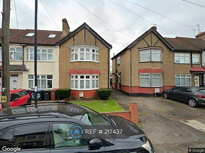 3 Bedroom End Of Terrace House To Rent In Devonia Gardens, London, N18