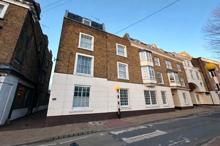 1 Bedroom Flat For Sale In Clay Quay, West Street, Gravesend, Kent, DA11