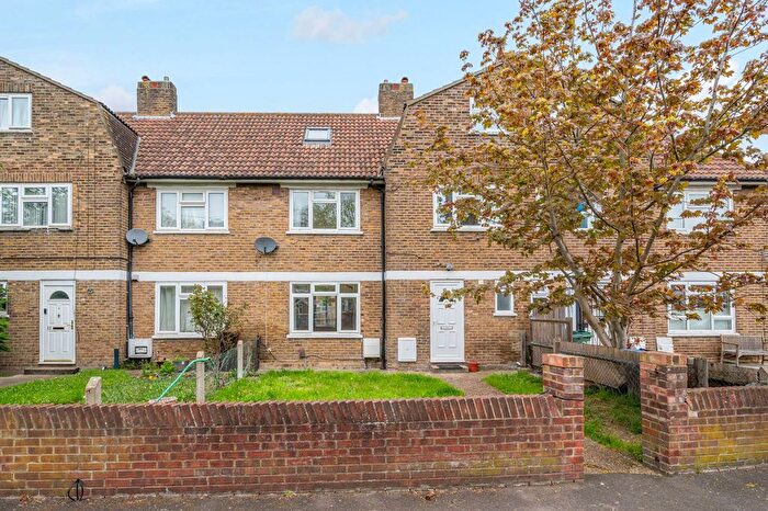 4 Bedroom Property To Rent In Sunshine Way, Mitcham, CR4