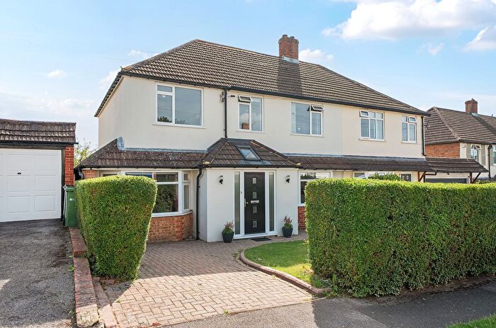 5 Bedroom Semi-Detached House For Sale In Meadow Lane, Fetcham, KT22