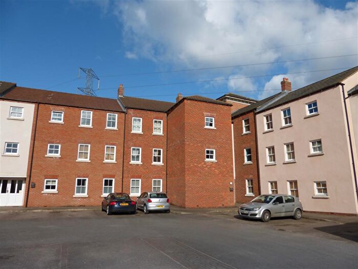 2 Bedroom Flat To Rent In Stafford Keep, Aylesbury, HP19