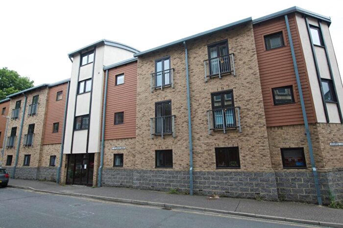3 Bedroom Apartment To Rent In Scoles Green, Norwich, NR1