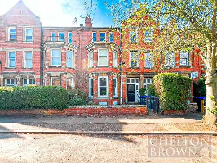 2 Bedroom Apartment To Rent In The Crescent, Northampton, Northamptonshire, NN1