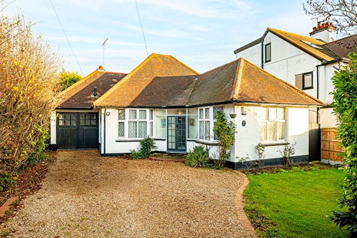 2 Bedroom Detached House For Sale In St. James Gardens, Westcliff-On-Sea, SS0