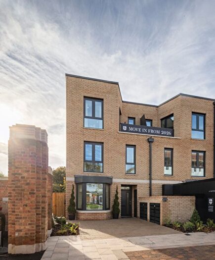 1 Bedroom Property For Sale In London Square Twickenham Square, Egerton Road, TW2