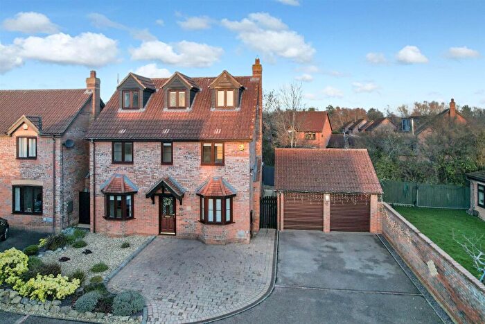 5 Bedroom Detached House For Sale In Alstonefield, Emerson Valley, Milton Keynes, MK4