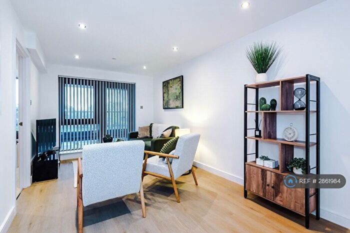2 Bedroom Flat To Rent In Axis, Leeds, LS9