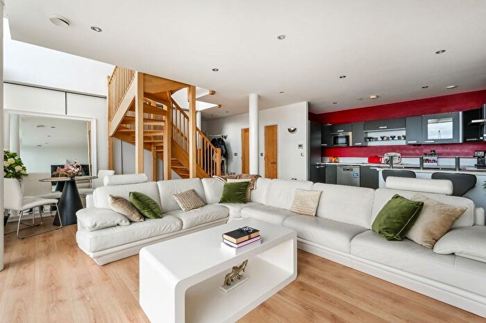 3 Bedroom Property For Sale In Western Gateway, London, E16