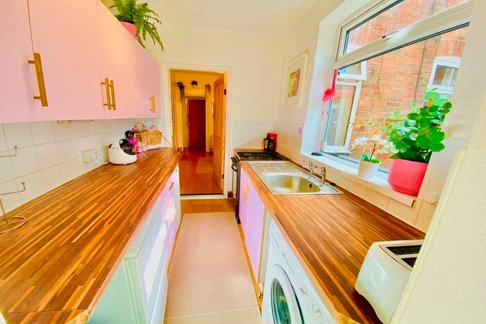 4 Bedroom House To Rent In Montague Road, Clarendon Park, Leicester, LE2