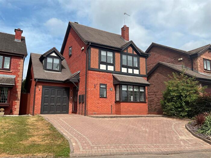 4 Bedroom Detached House For Sale In Shrubbery Close, Sutton Coldfield, B76