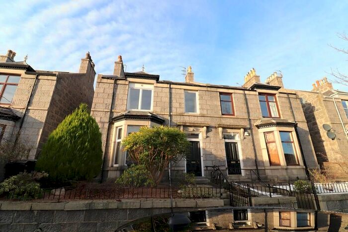 2 Bedroom Flat To Rent In Abergeldie Terrace, Ground Floor AB10