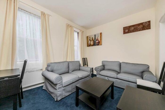 3 Bedroom Flat To Rent In Merton High Street, Colliers Wood, London, SW19