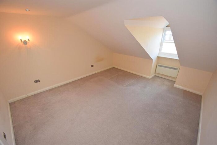 2 Bedroom Flat To Rent In E Dame Alice Street, Bedford, MK40