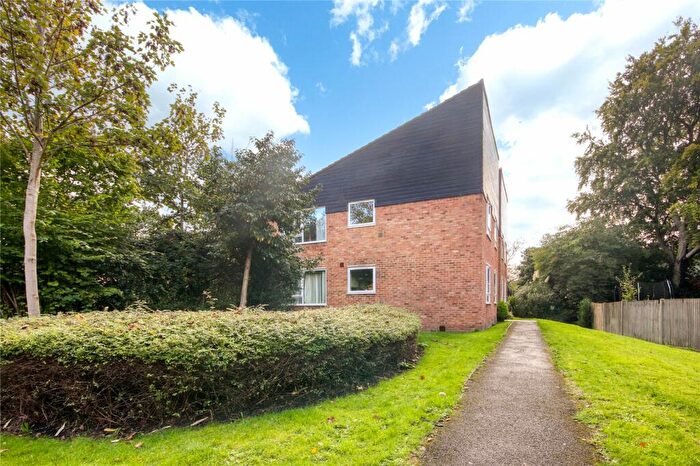 1 Bedroom Apartment For Sale In Rectory Close, Bracknell, Berkshire, RG12