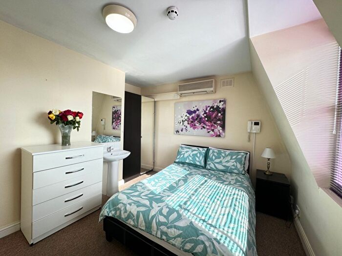 Studio To Rent In Cromwell Road, London, SW7
