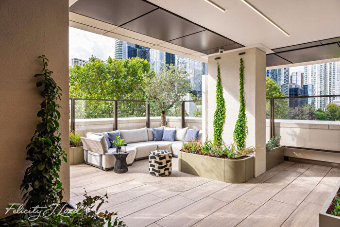 1 Bedroom Apartment For Sale In Landmark Square, London, E14