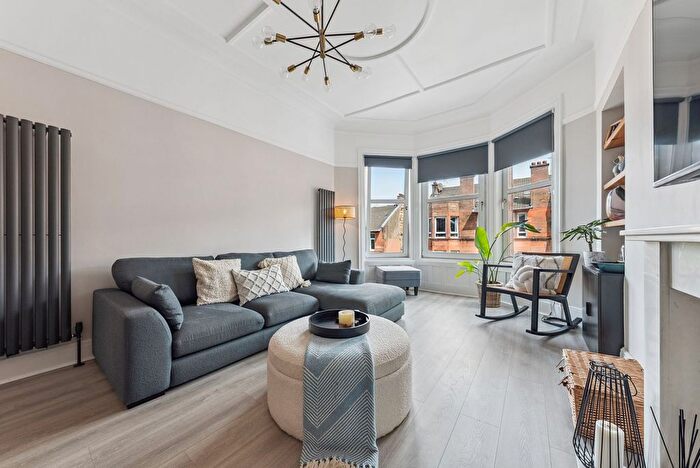 2 Bedroom Flat For Sale In Underwood Street, Flat /, Shawlands, Glasgow, G41