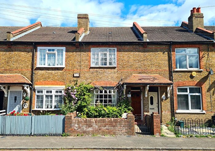 3 Bedroom Terraced House For Sale In Brickfield Lane, Harlington, Hayes, UB3