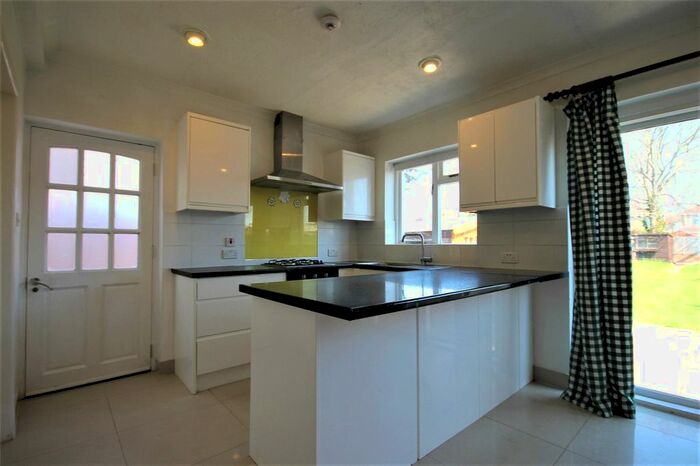 3 Bedroom Semi-Detached House To Rent In Shaftesbury Avenue, Feltham, Greater London, TW14