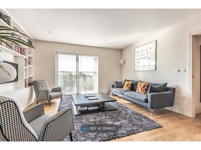 2 Bedroom Flat To Rent In Brockley Park, London, SE23