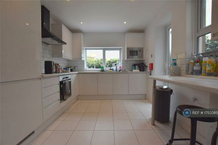 4 Bedroom Terraced House To Rent In Tunstal Road, Croydon, CR0