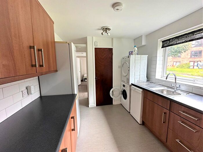3 Bedroom Flat To Rent In Russet Grove, Norwich, NR4