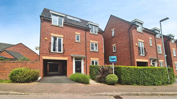 4 Bedroom Detached House For Sale In Sutton Avenue, Newcastle, ST5