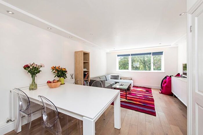 3 Bedroom Town House To Rent In Bedroom House, Bartle Road, London, W11