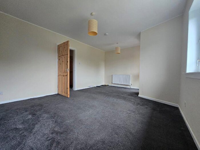 2 Bedroom Flat To Rent In Kinfauns Drive, Glasgow, G15