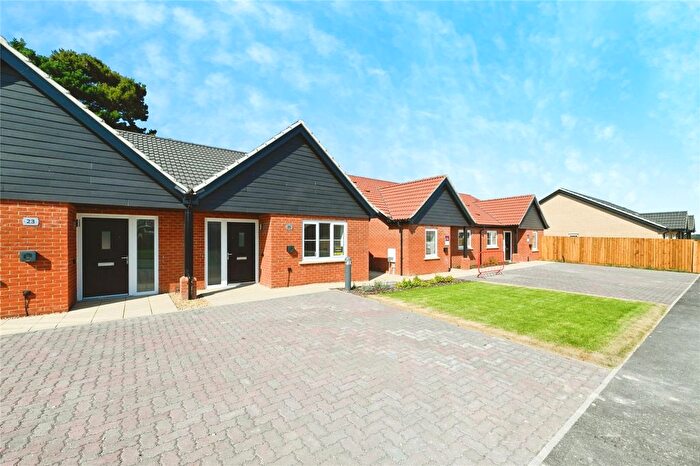 1 Bedroom Bungalow For Sale In Hornbeam Drive, Hunstanton, Norfolk, PE36