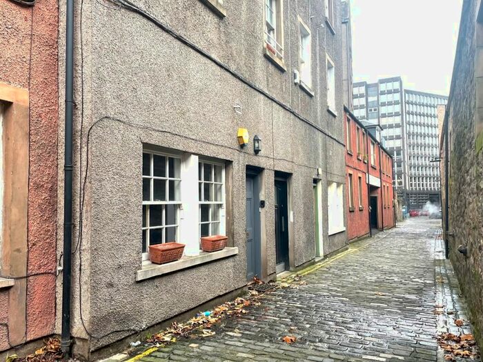 2 Bedroom Flat To Rent In Kings Stables Lane, Grassmarket, Edinburgh, EH1