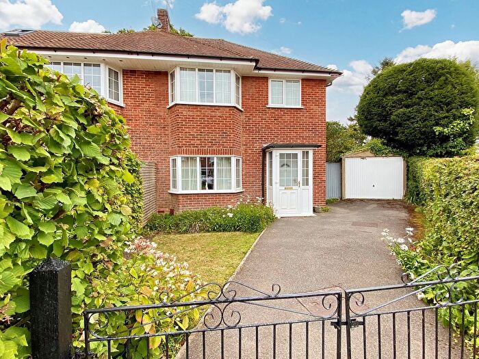 3 Bedroom Property For Sale In Selworthy Close, Whitecliff, BH14