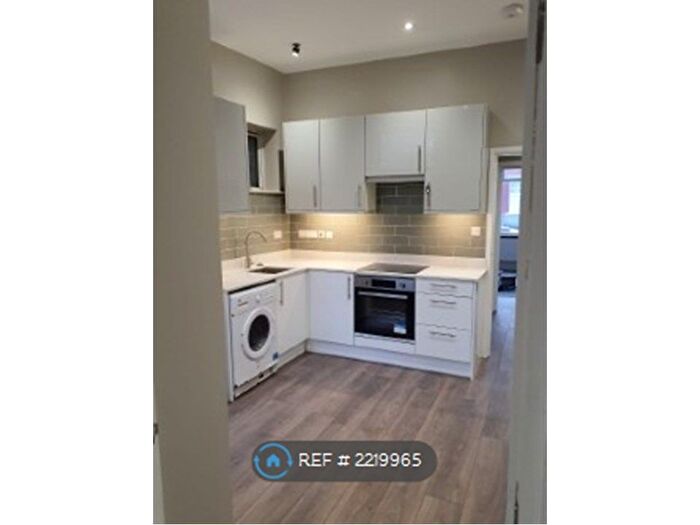 2 Bedroom Flat To Rent In Sidney Avenue, London, N13