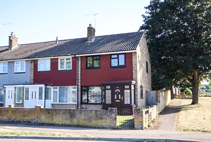 3 Bedroom Terraced House For Sale In Beechings Way, Rainham, ME8