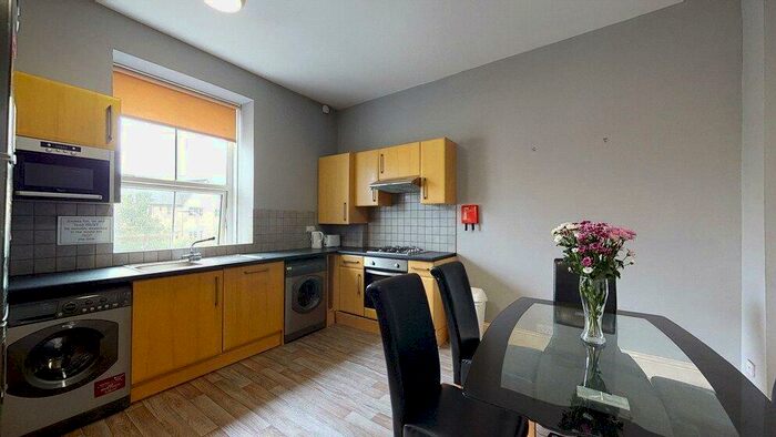 5 Bedroom Flat To Rent In Greenbank Terrace, Greenbank, Plymouth, Devon, PL4