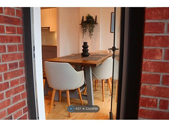 2 Bedroom Flat To Rent In Fusion Court, London, E1