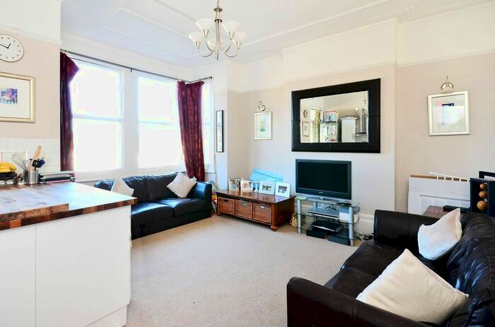 2 Bedroom Flat To Rent In Alexandra Park Road, Alexandra Park, London, N22