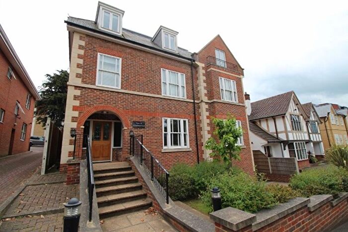 2 Bedroom Flat To Rent In Pembroke Road, Sevenoaks, TN13