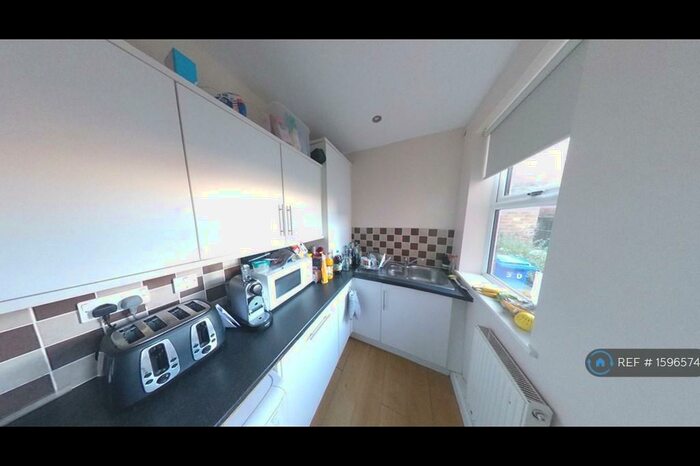 3 Bedroom Terraced House To Rent In School Road, Sheffield, S10
