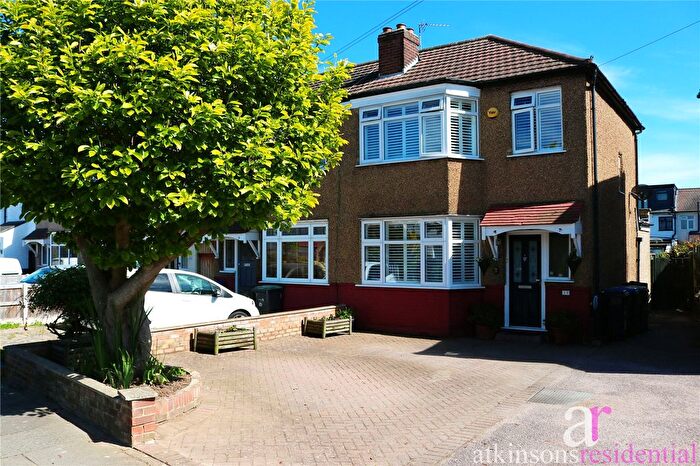3 Bedroom Semi-Detached House For Sale In Inverness Avenue, Enfield, Middlesex, EN1