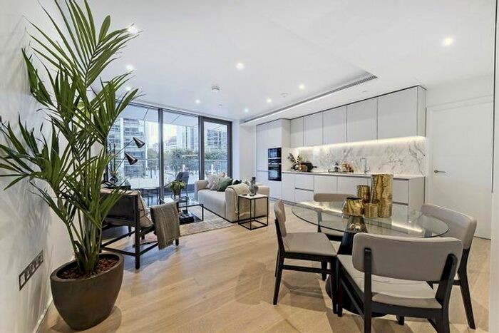 2 Bedroom Flat To Rent In Water Street, London, E14