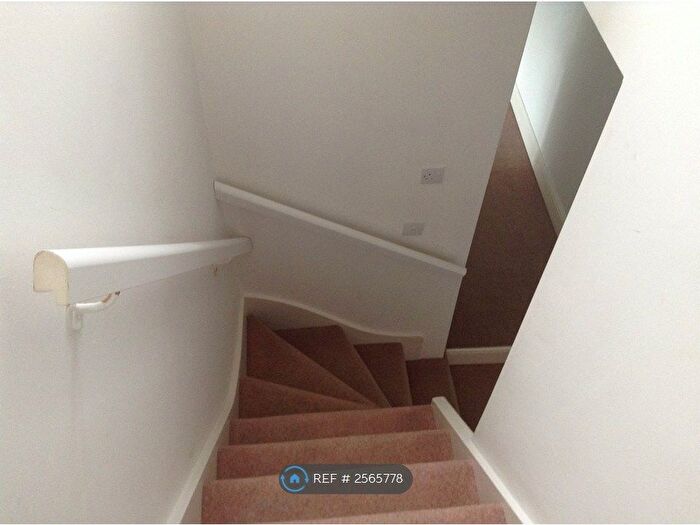1 Bedroom Flat To Rent In Peabody Road, Farnborough, GU14