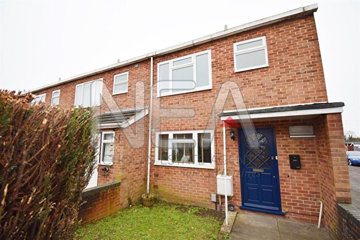 3 Bedroom End Terrace House To Rent In Burcombe Way, Emmer Green, Reading, RG4
