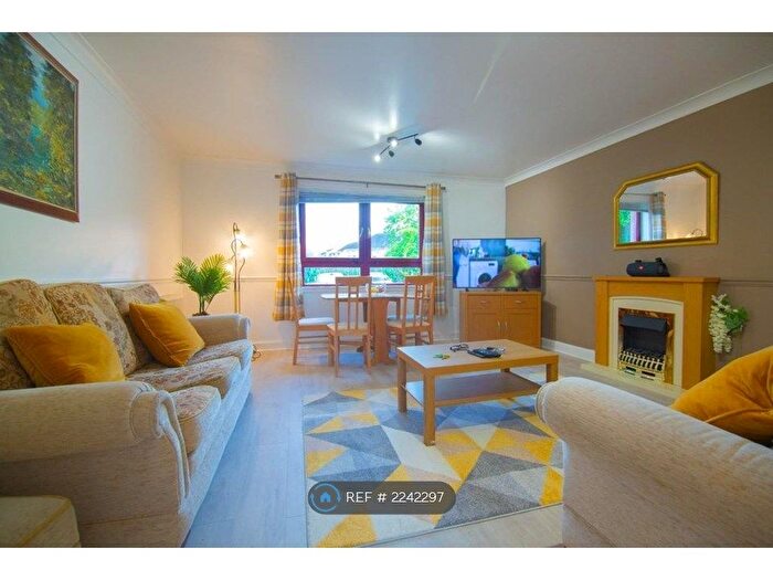 2 Bedroom Flat To Rent In Caledonia Court, Paisley, PA3