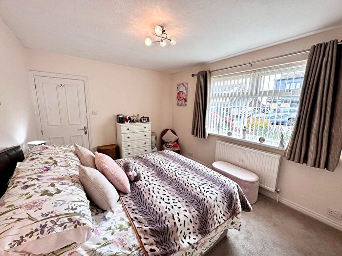 2 Bedroom Semi-Detached Bungalow For Sale In Southlands, Kirkheaton, Huddersfield, HD5
