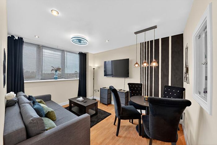 2 Bedroom Flat To Rent In Romford Road, London, E15