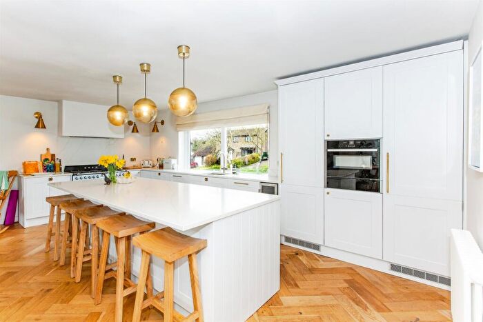 5 Bedroom Detached House For Sale In Spinney Rise, Denford, Kettering, NN14