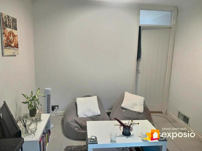 2 Bedroom Flat To Rent In Oldridge Road, London, SW12