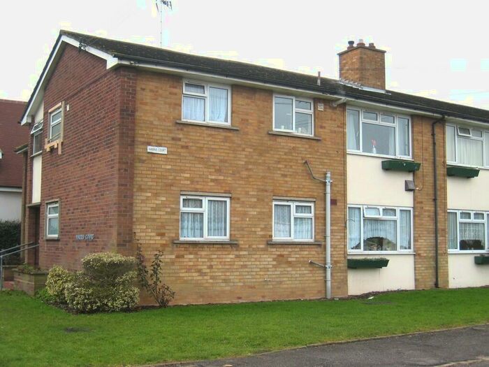 2 Bedroom Flat To Rent In Hillcrest Road, Hockley, SS5